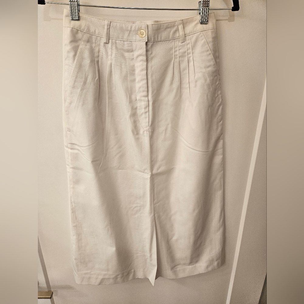 Vintage - "Incognito" Summer White Pencil Skirt - NWOT - Size 9/10